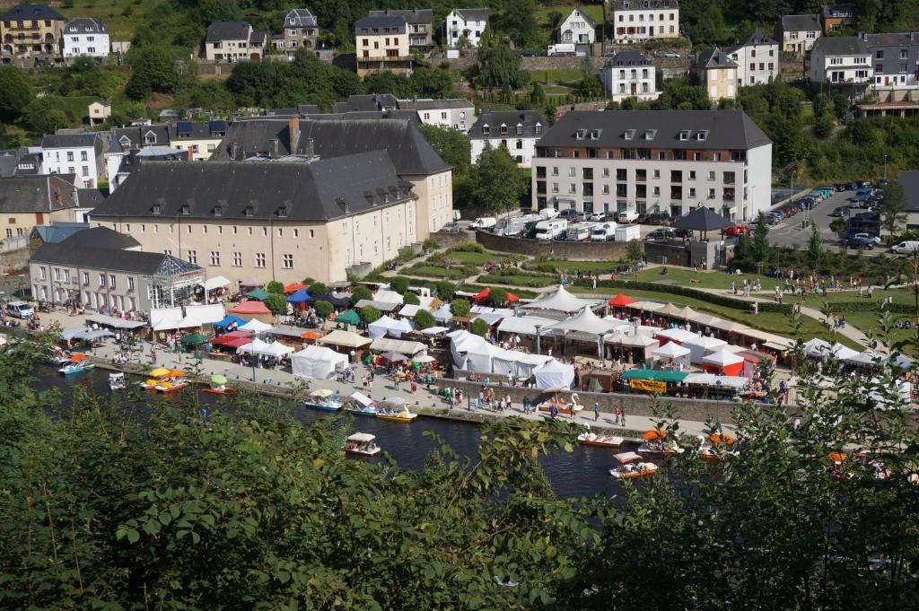 Gite La Gernelle Bouillon Exteriör bild